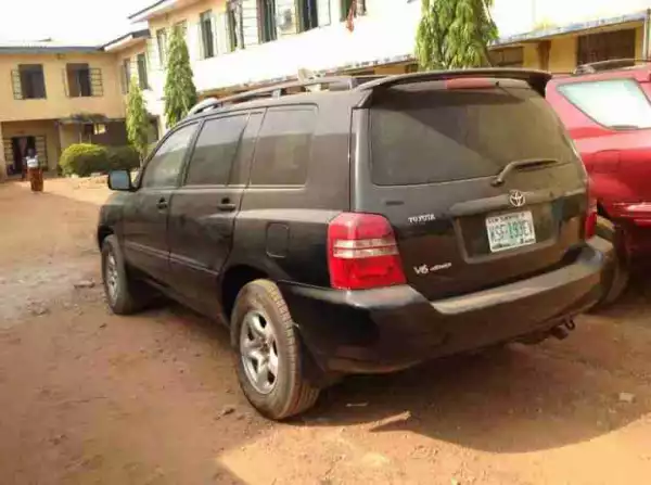 Man Seen Having Sex Inside Highlander In Benue At Night & His Car Was Snatched (Photos)